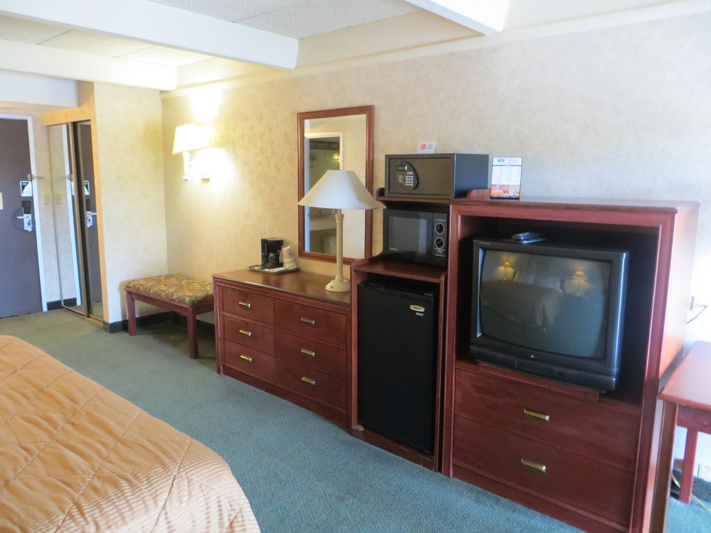 Rodeway Inn Skokie Esterno foto